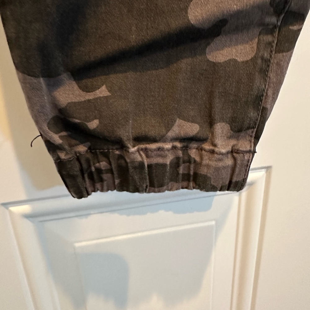 Prosperity Women's Camouflage Ankle Pants - Tags Off But Never Worn - Picture 6 of 10